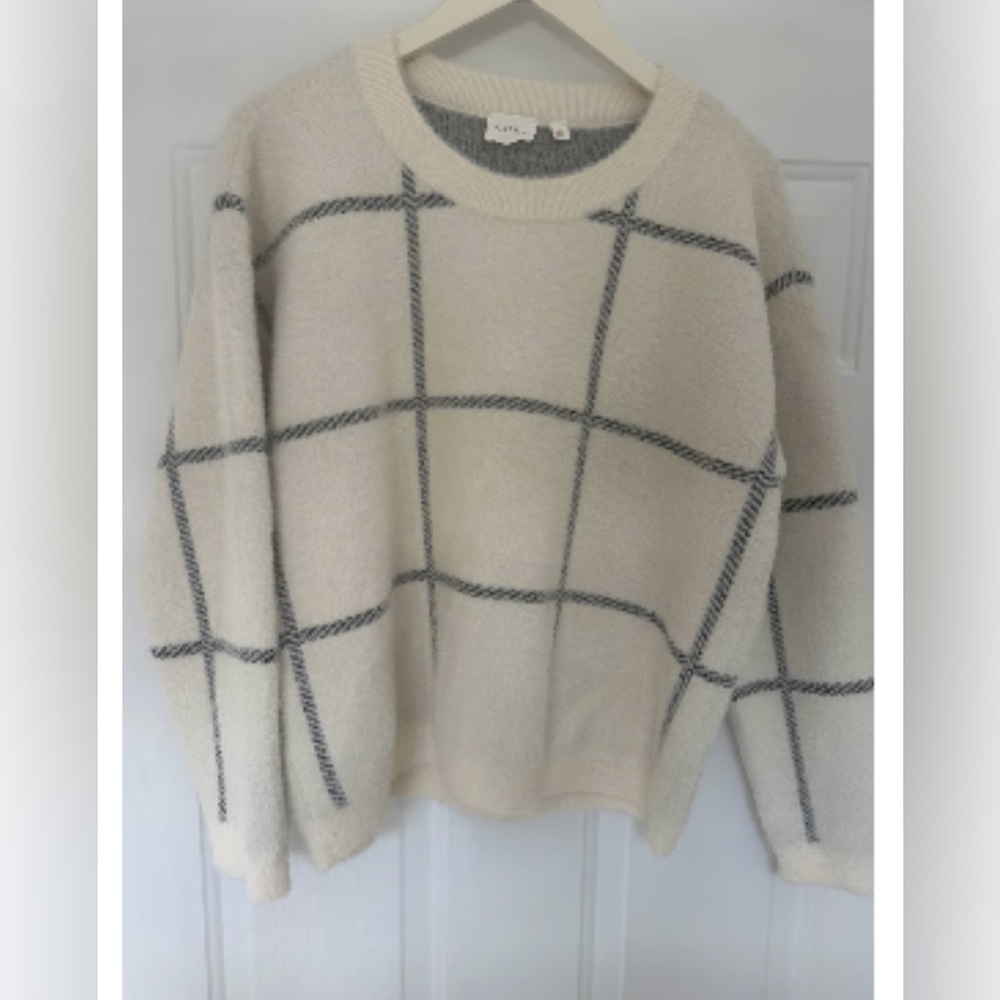 Cyrus Cream Lines Checkered Design Crewneck Sweater Long Sleeve XS Like New